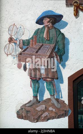 Lüftlmalerei an der Hausfassade in Mittenwald Stockfoto