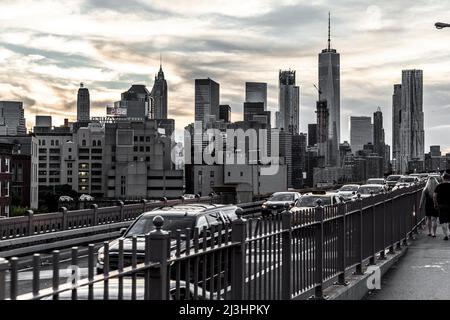 ANCHORAGE PLAZA, New York City, NY, USA, Brooklyn Bridge über East River Stockfoto