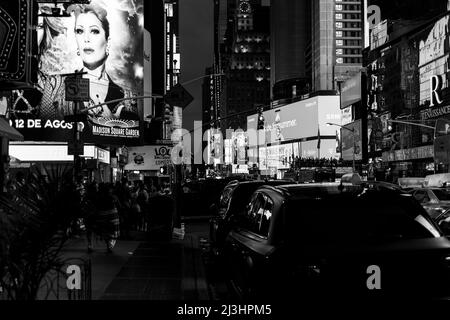 49 Street, New York City, NY, USA, Straßenszene in der Nähe des Times Square Stockfoto