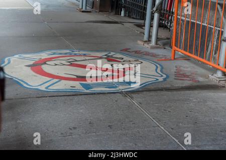 14 North Moore Street, New York City, NY, USA, The Hook & Ladder 8 Firehouse. Die Feuerwache wurde im Film Ghostbusters berühmt. Gelegen in Tribeca, Lower Manhattan. Stockfoto