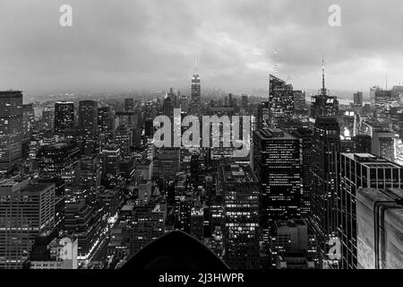 Midtown West, New York City, NY, USA, der Blick vom Top of the Rock - der Aussichtsplattform am Rockefeller Center Stockfoto