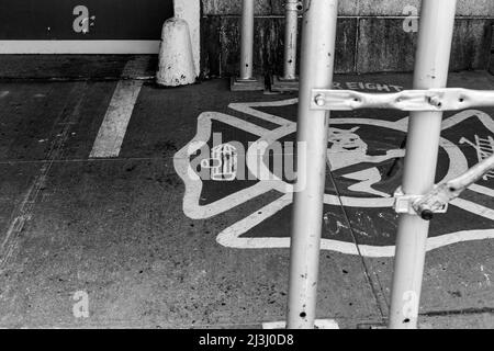 14 NORTH MOORE ST, New York City, NY, USA, The Hook & Ladder 8 Firehouse. Die Feuerwache wurde im Film Ghostbusters berühmt. Gelegen in Tribeca, Lower Manhattan. Stockfoto