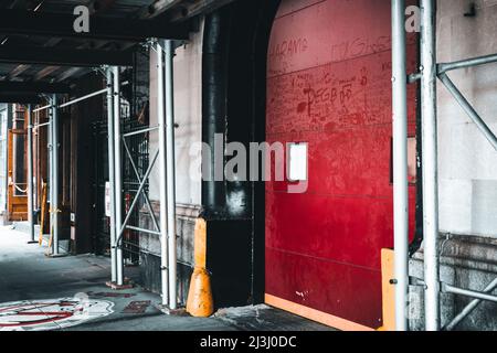 14 NORTH MOORE ST, New York City, NY, USA, The Hook & Ladder 8 Firehouse. Die Feuerwache wurde im Film Ghostbusters berühmt. Gelegen in Tribeca, Lower Manhattan. Stockfoto