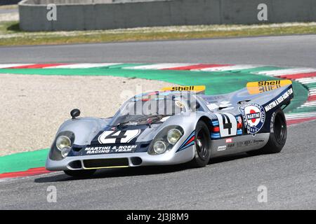 Scarperia, 3. April 2022: Porsche 917K Team Martini Racing year 1971 ex V.Elford - G.Van Lennep im Einsatz während des Mugello Classic 2022 im Mugello Circui Stockfoto