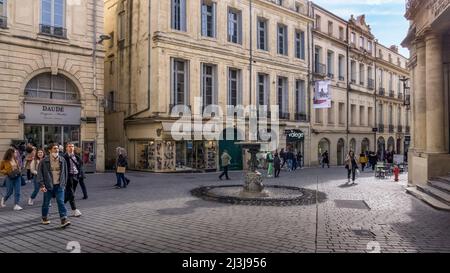 Fontaine Chambre de Commerce in der Fußgängerzone Grand Rue Jean Moulin in Montpellier. Stockfoto