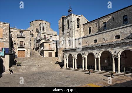 Petralia Soprana Altstadt mit der Kathedrale der Heiligen Apostel Petrus und Paulus, Sizilien Stockfoto