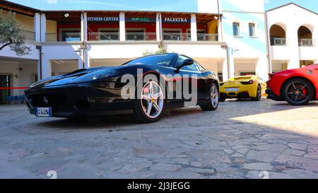 Ferrari 575 Maranello. Ferrari ist ein italienischer Luxus-Sportwagen mit Sitz in Maranello, Italien Stockfoto