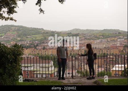 Benevento, Italien 11/05/2016: Blick auf die Stadt von den Schlossgärten. ©Andrea Sabbadini Stockfoto