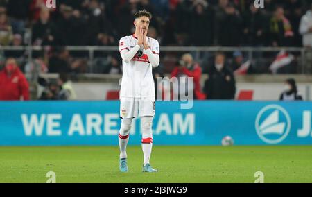 Stuttgart, Deutschland. 08. Apr, 2022. firo : 8.. April 2022, Fuvuball, 1. Bundesliga, 1. Liga, Saison 2021/2022, VfB Stuttgart - BVB, - Borussia Dortmund Atakan Karazor, Enttv§uscht, VfB/dpa/Alamy Live News Stockfoto