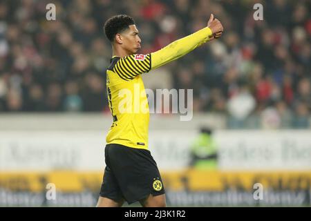 Stuttgart, Deutschland. 08. Apr, 2022. firo : 08.04.2022, Fuvuball, 1.Bundesliga, 1.Liga, Saison 2021/2022, VfB Stuttgart - BVB, - Borussia Dortmund Gesture, Jude Bellingham Credit: dpa/Alamy Live News Stockfoto