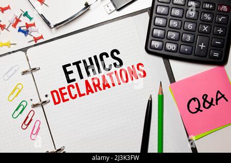 Text Zeichen zeigen, kennen die Regeln. Konzeptionelle Foto verstehen, Voraussetzungen und Bedingungen erhalten Sie Rechtsberatung von Anwälten geschrieben Notebook Papier platziert die Lap Stockfoto