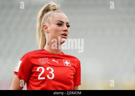 Bukarest, Rumänien. 08. April 2022. Alisha Lehmann (23 Schweiz) beim Fußball-Qualifikationsspiel der Damen zwischen Rumänien und der Schweiz im Stadum Stadionul Arcul de Triumph in Bukarest, Rumänien. Daniela Porcelli /SPP Quelle: SPP Sport Press Foto. /Alamy Live News Stockfoto