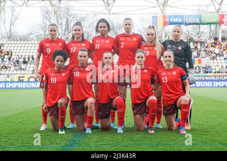 Bukarest, Rumänien. 08. April 2022. Teamfoto Schweiz beim Fußball-Qualifikationsspiel der Frauen zwischen Rumänien und der Schweiz im Stadum Stadionul Arcul de Triumph in Bukarest, Rumänien. Daniela Porcelli /SPP Quelle: SPP Sport Press Foto. /Alamy Live News Stockfoto