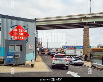 Washington DC, 30 2022. MÄRZ - am Nachmittag wolkige Aussicht auf den städtischen Fischmarkt an der Wharf Stockfoto