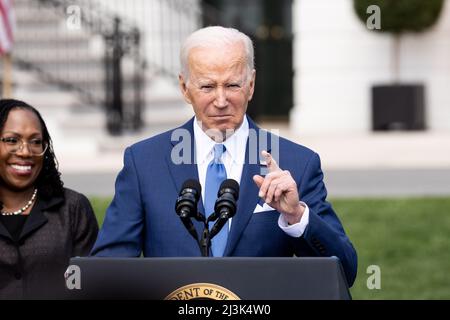 Washington, Usa. 08. April 2022. 8. April 2022 - Washington, DC, USA: Präsident Joe Biden spricht bei einer Veranstaltung, um die Bestätigung von Richter Ketanji Brown Jackson vor dem Obersten Gerichtshof zu markieren. (Foto: Michael Brochstein/Sipa USA) Quelle: SIPA USA/Alamy Live News Stockfoto