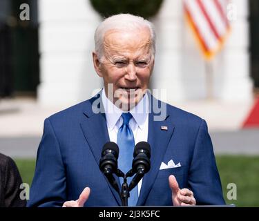 Washington DC, USA. 8. April 2022. 8. April 2022 - Washington DC, USA: Präsident JOE BIDEN spricht bei einer Veranstaltung zur Bestätigung von Richter Ketanji Brown Jackson vor dem Obersten Gerichtshof. (Bild: © Michael Brochstein/ZUMA Press Wire) Bild: ZUMA Press, Inc./Alamy Live News Stockfoto