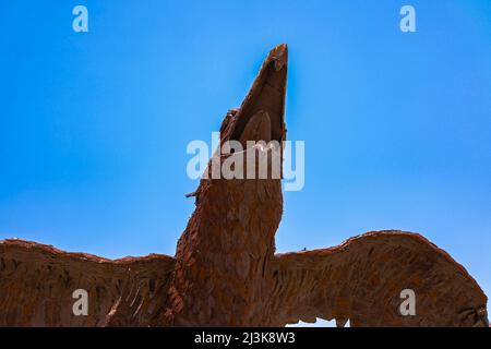 Die Metallskulptur „Incredible Wind God Bird“ des Künstlers Ricardo Breceda in den Galleta Meadows in Borrega Springs, Kalifornien. Stockfoto