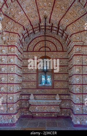 Faro, Portugal, 18. Juni 2021: Capela dos Ossos in der Carmo Kirche in Faro, Portugal. Stockfoto