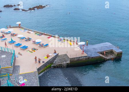 Funchal, Portugal, 13. Juni 2021: Barreirinha-Strand auf der portugiesischen Insel Madeira. Stockfoto