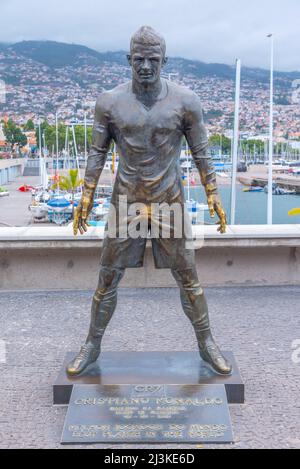 Funchal, Portugal, 12. Juni 2021: Statue von Cristiano Ronaldo in der portugiesischen Stadt Funchal. Stockfoto