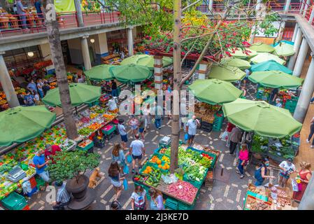 Funchal, Portugal, 12. Juni 2021: Mercado dos Lavradores in der portugiesischen Stadt Funchal. Stockfoto