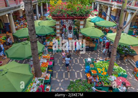 Funchal, Portugal, 12. Juni 2021: Mercado dos Lavradores in der portugiesischen Stadt Funchal. Stockfoto