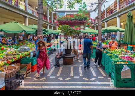 Funchal, Portugal, 12. Juni 2021: Mercado dos Lavradores in der portugiesischen Stadt Funchal. Stockfoto