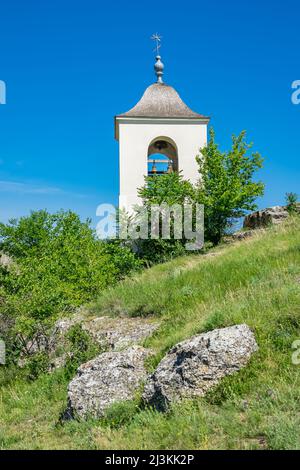 Turm am Orheiul Vechi Cave Monastery (Old Orhei Cave Monastery) in der Nähe von Chisinau, Moldawien. Stockfoto