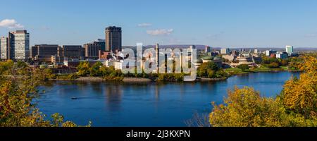 Blick auf Hull, den Sektor der kanadischen Hauptstadt, das Canadian Museum of History und den Ottawa River; Gatineau, Quebec, Kanada Stockfoto