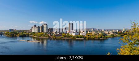 Blick auf Hull, den Sektor der kanadischen Hauptstadt, das Canadian Museum of History und den Ottawa River; Gatineau, Quebec, Kanada Stockfoto