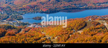 Unterkünfte im Skigebiet Mont Tremblant Village in Quebec, Kanada; Mont-Tremblant, Quebec, Kanada Stockfoto