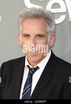 Los Angeles, USA. 08. April 2022. Ben Stiller beim Finale der Apple Original Series „Severance“ im DGA Theater in Los Angeles, CA am 8. April 2022 auf dem roten Teppich. (Foto von Scott Kirkland/Sipa USA) Quelle: SIPA USA/Alamy Live News Stockfoto