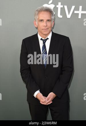 Los Angeles, USA. 08. April 2022. Ben Stiller beim Finale der Apple Original Series „Severance“ im DGA Theater in Los Angeles, CA am 8. April 2022 auf dem roten Teppich. (Foto von Scott Kirkland/Sipa USA) Quelle: SIPA USA/Alamy Live News Stockfoto