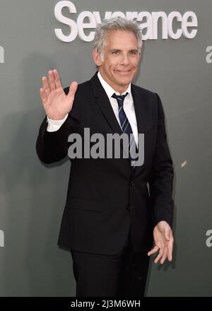 Los Angeles, USA. 08. April 2022. Ben Stiller beim Finale der Apple Original Series „Severance“ im DGA Theater in Los Angeles, CA am 8. April 2022 auf dem roten Teppich. (Foto von Scott Kirkland/Sipa USA) Quelle: SIPA USA/Alamy Live News Stockfoto