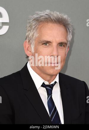 Los Angeles, USA. 08. April 2022. Ben Stiller beim Finale der Apple Original Series „Severance“ im DGA Theater in Los Angeles, CA am 8. April 2022 auf dem roten Teppich. (Foto von Scott Kirkland/Sipa USA) Quelle: SIPA USA/Alamy Live News Stockfoto