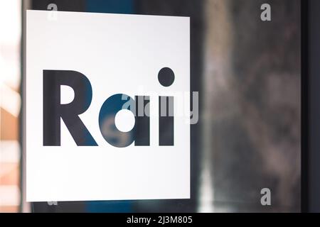 RAI Radio Televisione Itliana, Logo des italienischen staatlichen Radios und Fernsehens an der Tür des Eingangs des Hauptquartiers Stockfoto