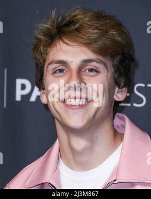 Hollywood, USA. 08. April 2022. HOLLYWOOD, LOS ANGELES, KALIFORNIEN, USA - 08. APRIL: Jacob Bertrand kommt beim PaleyFest LA 2022 an - Netflix's 'Cobra Kai', das am 8. April 2022 im Dolby Theater in Hollywood, Los Angeles, Kalifornien, USA, stattfand. (Foto von Xavier Collin/Image Press Agency) Quelle: Image Press Agency/Alamy Live News Stockfoto