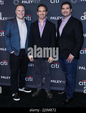 Hollywood, USA. 08. April 2022. HOLLYWOOD, LOS ANGELES, KALIFORNIEN, USA - 08. APRIL: Josh Heald, Hayden Schlossberg und Jon Hurwitz kommen zum PaleyFest LA 2022 - Netflix's 'Cobra Kai', das am 8. April 2022 im Dolby Theater in Hollywood, Los Angeles, Kalifornien, USA, stattfand. (Foto von Xavier Collin/Image Press Agency) Quelle: Image Press Agency/Alamy Live News Stockfoto