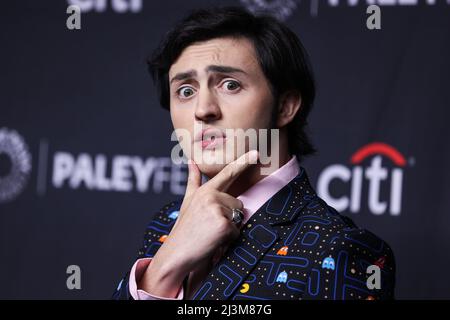 Hollywood, USA. 08. April 2022. HOLLYWOOD, LOS ANGELES, KALIFORNIEN, USA - 08. APRIL: Gianni DeCenzo kommt beim PaleyFest LA 2022 an - Netflix's 'Cobra Kai', das am 8. April 2022 im Dolby Theater in Hollywood, Los Angeles, Kalifornien, USA, stattfand. (Foto von Xavier Collin/Image Press Agency) Quelle: Image Press Agency/Alamy Live News Stockfoto