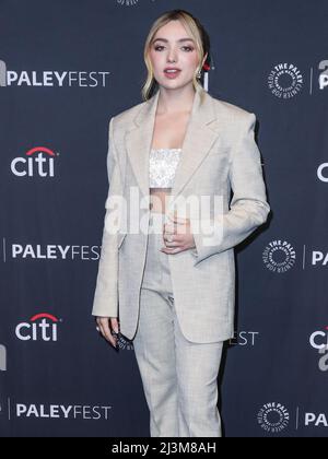 Hollywood, USA. 08. April 2022. HOLLYWOOD, LOS ANGELES, KALIFORNIEN, USA - 08. APRIL: Peyton List kommt beim PaleyFest LA 2022 an - Netflix's 'Cobra Kai', das am 8. April 2022 im Dolby Theater in Hollywood, Los Angeles, Kalifornien, USA, stattfand. (Foto von Xavier Collin/Image Press Agency) Quelle: Image Press Agency/Alamy Live News Stockfoto