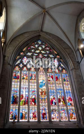 Die Chichester Kathedrale, die formell als Domkirche der Heiligen Dreifaltigkeit bekannt ist, ist der Sitz des anglikanischen Bischofs von Chichester. Stockfoto