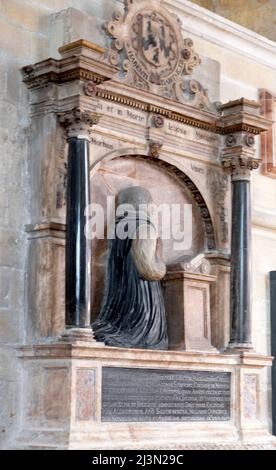 Die Chichester Kathedrale, die formell als Domkirche der Heiligen Dreifaltigkeit bekannt ist, ist der Sitz des anglikanischen Bischofs von Chichester. Stockfoto