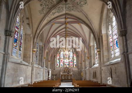 Die Chichester Kathedrale, die formell als Domkirche der Heiligen Dreifaltigkeit bekannt ist, ist der Sitz des anglikanischen Bischofs von Chichester. Stockfoto