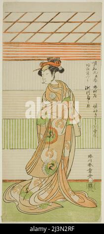 Der Schauspieler Segawa Kikunojo II als Kurtisane Maizuru im Theaterstück Furisode Kisaragi Soga, aufgeführt im Ichimura Theater im zweiten Monat, 1772, Japan, c. 1772. Stockfoto