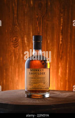 April 8,2022, Minsk, Weißrussland - Monkey Shoulder Blended Malt Scotch Whisky Stockfoto