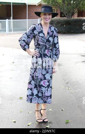 Sydney, Australien. 9.. April 2022. Angie Asimus, 7NEWS Sydney nimmt am Championships Day 2 - Longines Queen Elizabeth Stakes Day im Royal Randwick Teil. Kredit: Richard Milnes/Alamy Live Nachrichten Stockfoto