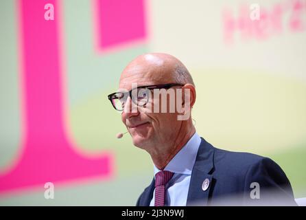 Bonn, Deutschland. 07. April 2022. Timotheus Tim HOETTGES (HÃ¶ttges) (CEO, Vorstandsvorsitzender). Hauptversammlung der Deutschen Telekom AG, am 7.. April 2022 in Bonn. â Credit: dpa picture Alliance/Alamy Live News Stockfoto