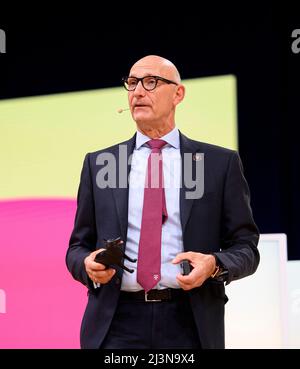 Bonn, Deutschland. 07. April 2022. Timotheus Tim HOETTGES (HÃ¶ttges) (CEO, Vorstandsvorsitzender). Hauptversammlung der Deutschen Telekom AG, am 7.. April 2022 in Bonn. â Credit: dpa picture Alliance/Alamy Live News Stockfoto