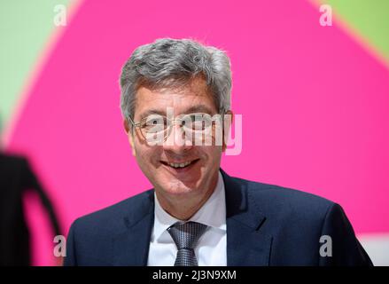 Bonn, Deutschland. 07.. April 2022. dr. Christoph NEUHAUS (Notar) Hauptversammlung der Deutschen Telekom AG, am 7.. April 2022 in Bonn. â Credit: dpa picture Alliance/Alamy Live News Stockfoto