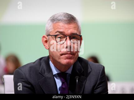 Bonn, Deutschland. 07. April 2022. Christian P. ILLEK (Vorstand Finanzen) Hauptversammlung der Deutschen Telekom AG, am 7.. April 2022 in Bonn. â Credit: dpa picture Alliance/Alamy Live News Stockfoto